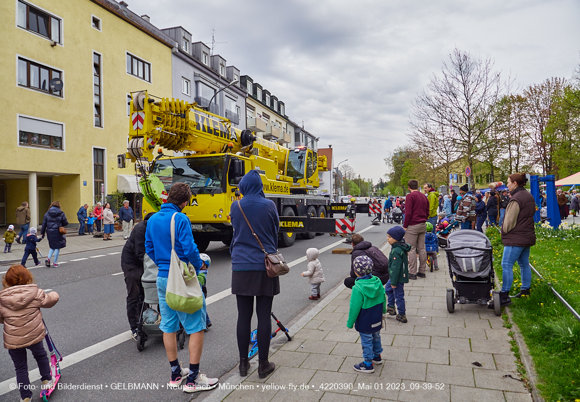 01.05.2023 - Maibaumaufstellung in Berg am Laim